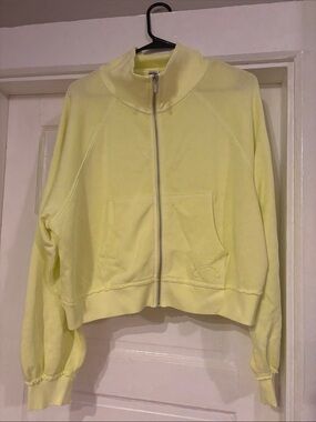 PINK Victoria's Secret Cropped Pale Yellow Zip-Front Bomber